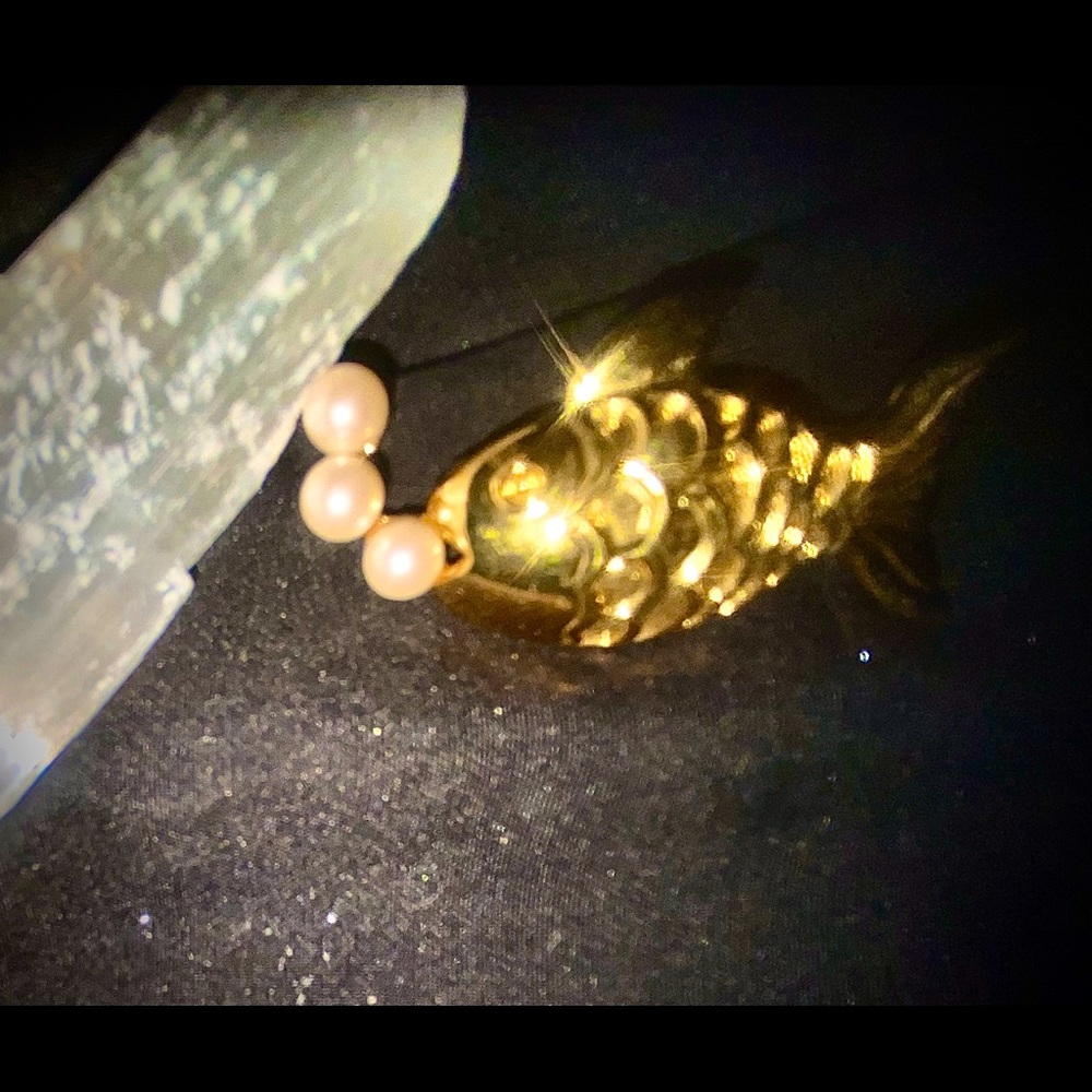 Vintage 70's Marvella Goldfish Brooch/Pin with Real Pearls